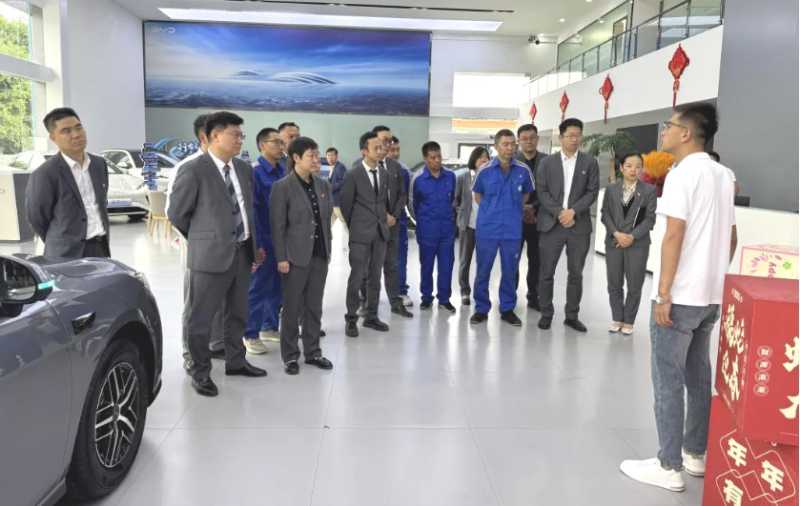 汽貿(mào)公司黨支部開展&ldquo;走出去、學(xué)進(jìn)來，改作風(fēng)、促發(fā)展&rdquo;貫徹中央八項(xiàng)規(guī)定精神學(xué)習(xí)教育走深走實(shí)主題黨日活動(dòng)