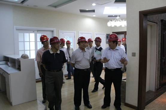 青海省經(jīng)濟(jì)委員會(huì)黨組書記、主任，省國(guó)資委  黨委副書記、副主任吳海昆實(shí)地考察物產(chǎn)集團(tuán)重點(diǎn)項(xiàng)目