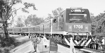 搭中國快車，促非洲發(fā)展