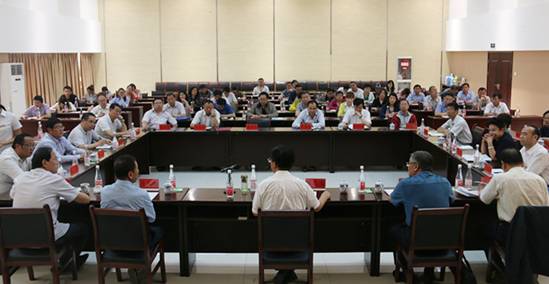 省國(guó)資委黨委副書記、副主任陳志忠 在青海物產(chǎn)集團(tuán)講專題黨課