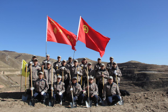 有一種奉獻(xiàn)叫&ldquo;五四精神&rdquo;，有一種擔(dān)當(dāng)叫&ldquo;青年突擊隊&rdquo;