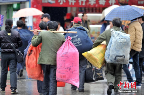 聚焦春節(jié)&ldquo;恐歸族&rdquo;：近鄉(xiāng)情怯，恐懼何來？(圖)